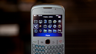 BlackBerry Curve 8520 Lightning Review: Cheap (Not Just the Good Kind)